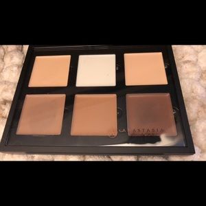 Anastasia Beverly Hills FAIR contour palette